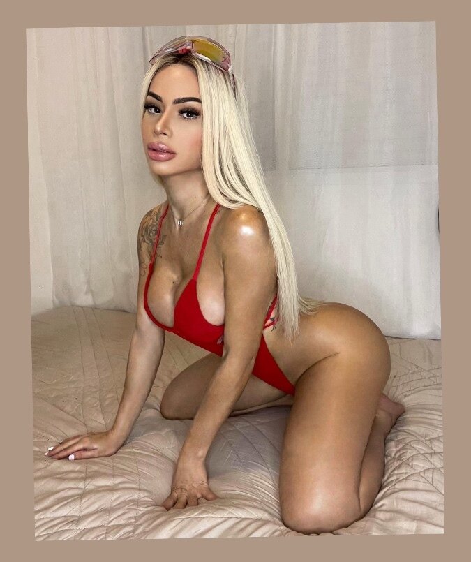 Nathalia Castro profile