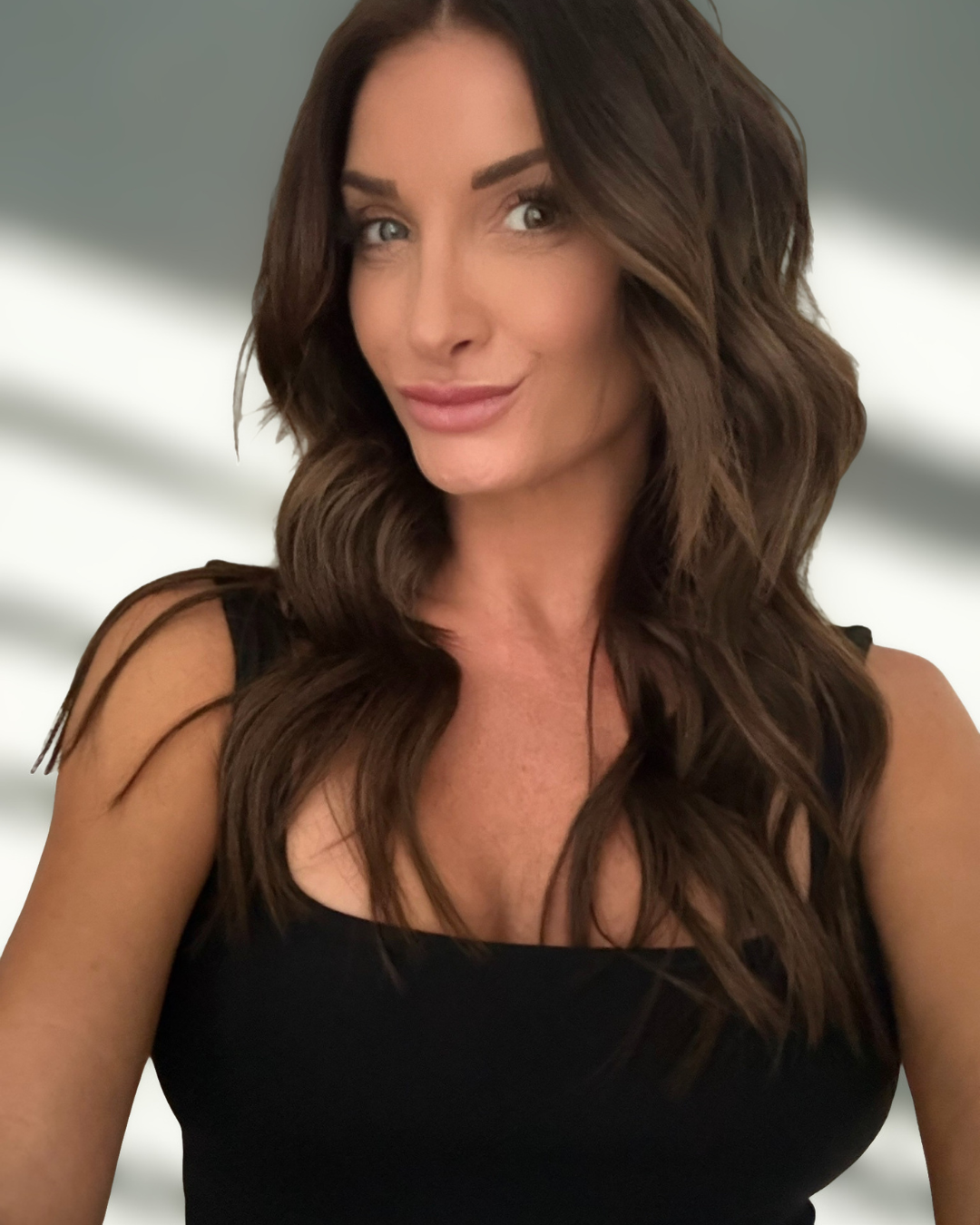 Silvia Saige profile